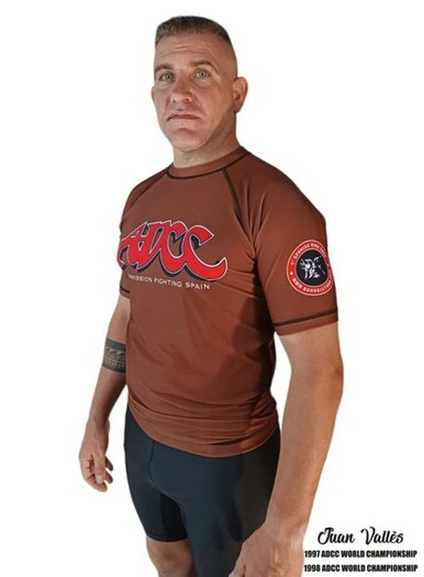 CAMISETA ELASTICA DANvaletudo ADCC SPERRY MARRON